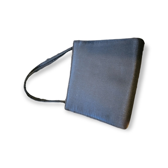 Black Bow Purse - Picture 6 of 7